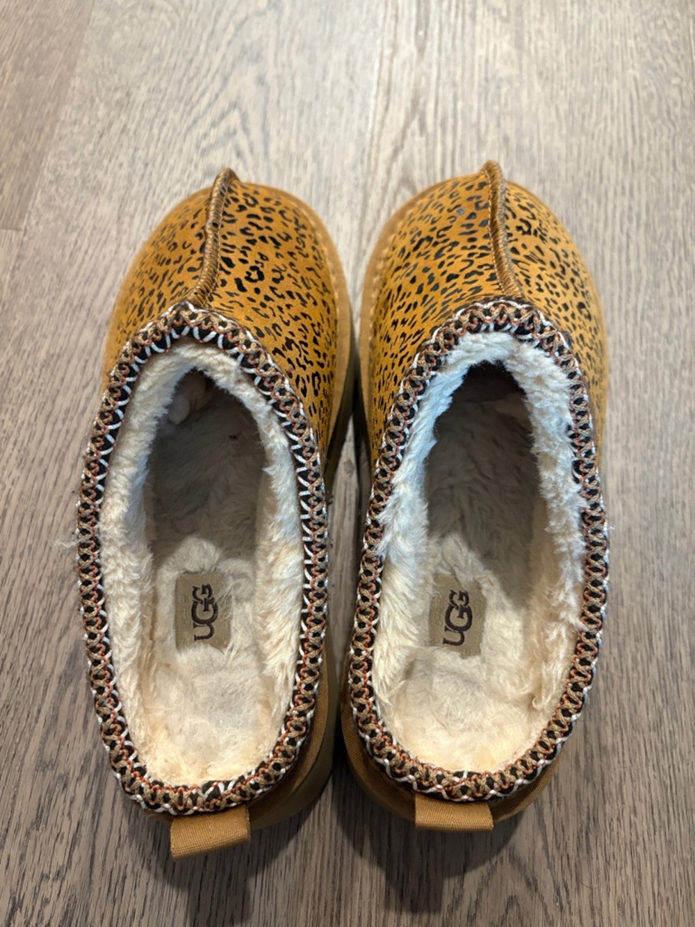 Cheetah slippers - Picture 2 of 3